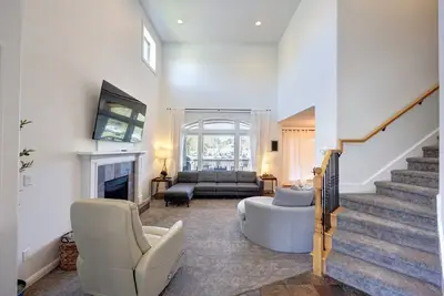 Image de Newly Remodeled 3 Bedroom with Hot Tub!