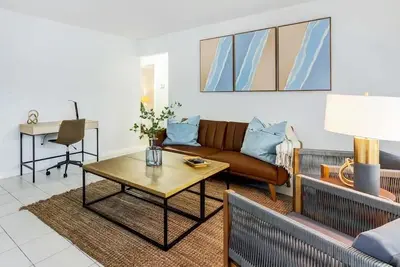 Image de Lovely Modern 2Bdrm Home, Close to Fll & Beach