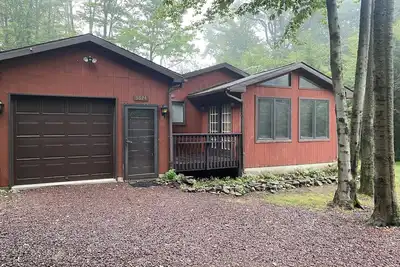 Image de Cozy Pocono Retreat in Private Gated Community