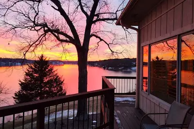 Image de Lakeside Getaway