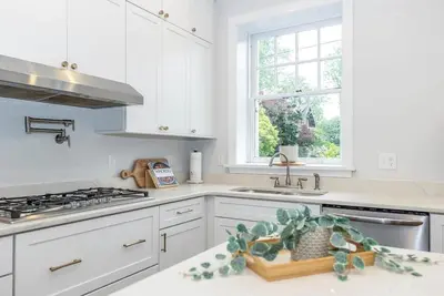 Image de The Rosemont Mansion: Steps from Main Street