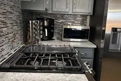 Image de Cozy family home with remolded kitchen