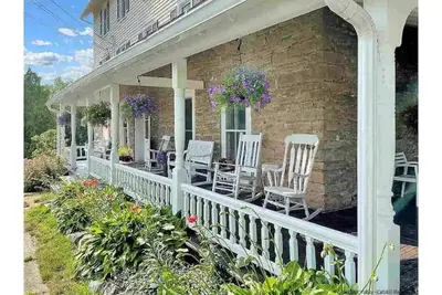 Image de Step into history & unwind at Stone House a charming 🏡 at the❤️of NYHudson Valley