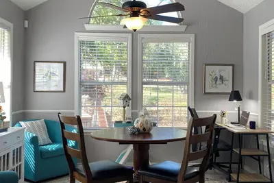 Image de The Cozy Cove: Lakefront Work from Home, Camper Parking, Dog & Kid Friendly!