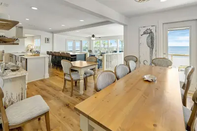 Image de 9 Br 7. 5 Ba Gulf Coast Beachfront Paradise with Private Pool and Dock-Sleeps 20+
