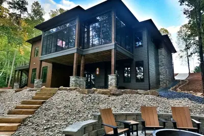 Image de Spacious 5-Bed Lake Keowee Retreat – Only 15 Mins from Clemson!