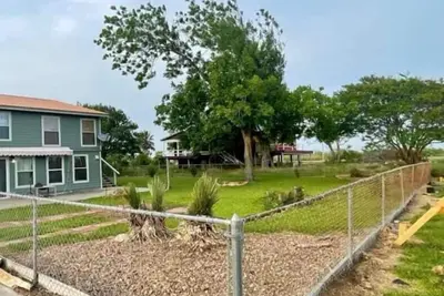 Image de Big House with great River view