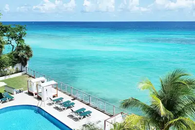 Image de Ocean Front Stunning views close to everything!
