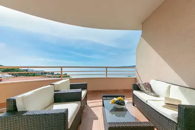 Image de Appartement de deux chambres avec la terrasse et la vue sur le mer Brela, Makarska (A-20066-a)