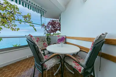 Image de Appartement de trois chambres prés de la plage Zivogosce - Porat, Makarska (A-20097-a)