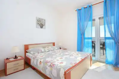 Image de Appartement d'une chambre avec la terrasse et la vue sur le mer Rogoznica (A-20142-b)