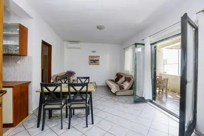 Image de Appartement d'une chambre avec la terrasse Rogoznica (A-20165-a)