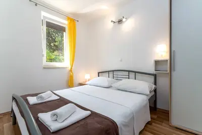 Image de Appartement de deux chambres avec air conditionné Baska, Krk (A-11933-a)