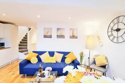 Modern 4 bedroom flat, Near Brighton Station