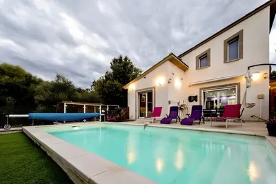 Image de Villa neuve piscine privée proche des plages