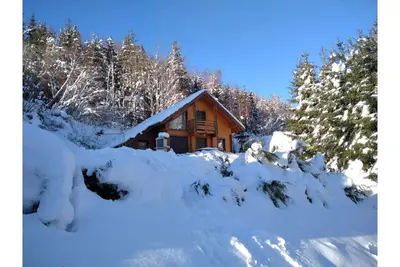 Image de \"Chalet TOURBIÈRES Des Neiges Madrier Bois GÉRARDMER \"