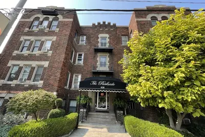 Image de Centrally Located 1 Bedroom Apartment with Historical Charm!