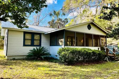 Image de Charming, Clean\/Cozy home one block from Downtown!