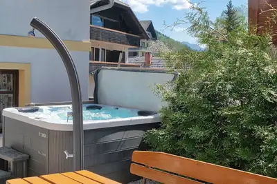 Image de Jacobs 4 Bedroom Private House with a garden & hot tub