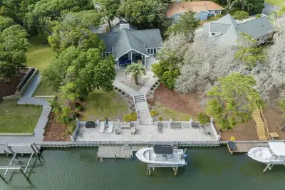 Image de Pine Knoll Shores Canal, Nc Comfortable Beach Get-Away