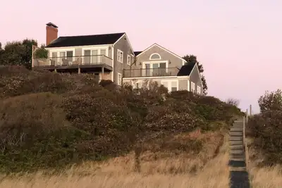 Image de Private Beachfront Home (Comfy, Cozy Nantucket Cottage)