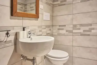 Image de Comfortable apartment in the city center, with private garden