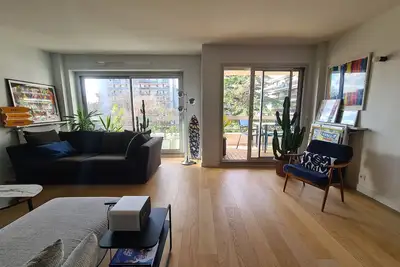 Image de Spacious, bright, arty apartment with dining terrace, 3ch, 2sdb