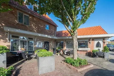 Image de Spacious holiday home in the center of Egmond aan Zee
