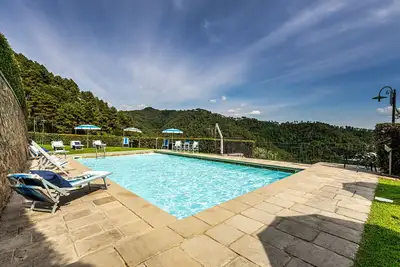 Image de A nice ground floor apartment with covered patio