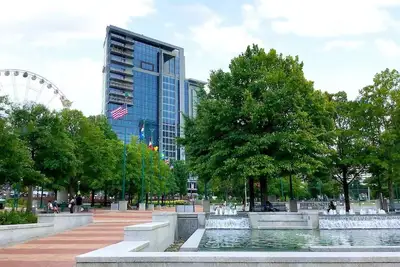 Image de 2bd/Atlanta - Downtown w/Rooftop Pool and Pool Bar!