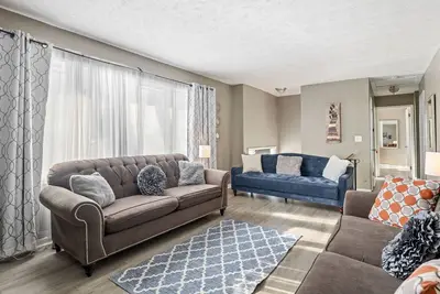 Image de Taylor. Serene pet friendly home. No pet fee!