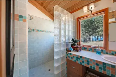 Image de Panoramic Ocean View Tea House- It's Back!