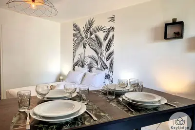 Image de Nice Days*** – 37 m² – Boucan canot