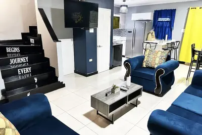 Image de Luxury crib 5 minutes from the airport & 2 Minutes from the beach