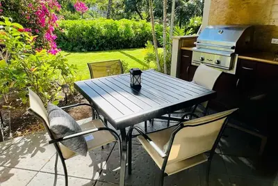 Image de 2025 Special: Poolside Paradise-Hilton Pass, Bbq, Beach Gear, Ground level, D3