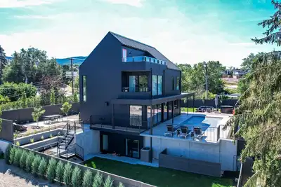 Image de Stunning Modern Farmhouse in Perfect Location  (Business Licence No. 00114661)