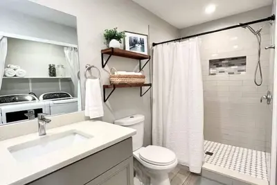 Image de Home near Six Flags/Medical Center/Cantera