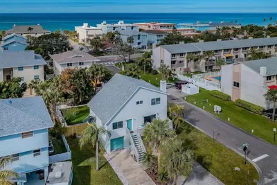 Image de Updated Beautiful Beach house