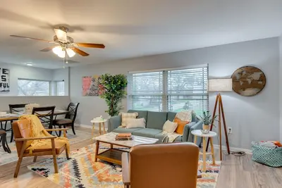 Image de Modern and Cozy 2 Bd 2 Bth Minutes to Downtown