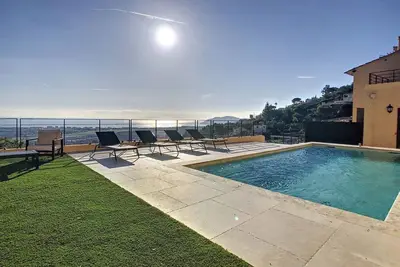 Image de Amazing sea view villa, Near Cannes, 5 bedrooms, 4 bathrooms, pool, up to 10.