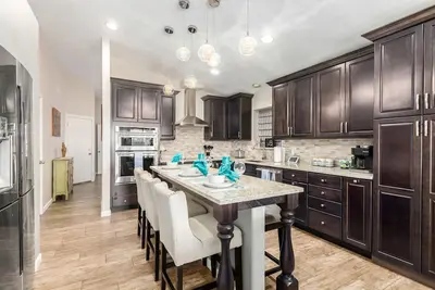 Image de Prime location! Home in sought after Desert Ridge area!