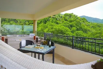 Image de Christmas Week in a 3 Bedroom Lock-Off Oceanfront Suite @ Garza Blanca Pvr