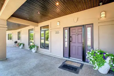 Image de Exotic 4 Bedrooms Bungalow, Hot Pool  Pool Table, Ping Pong