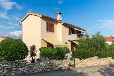 Appartement de quatre chambres avec air conditionné Krk (A-20361-a)