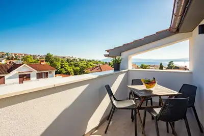 Image de Appartement de deux chambres avec la terrasse et la vue sur le mer Njivice, Krk (A-20438-b)
