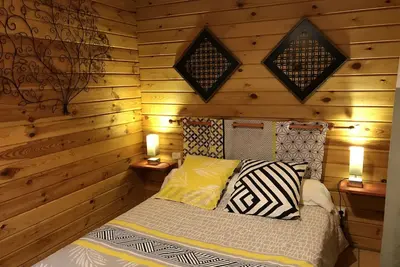 Image de Chalet dans un milieu boisé situé dans le Périgord Pourpre