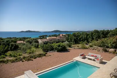 Image de Villa Lesia de 200m2 située à 300m des plages de Pinarello