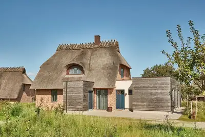 Image de Salzwiese das Atelierhaus Unter Reet fĂĽr bis zu 8 Personen mit Wildwiesenblick