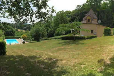 Image de Maison périgourdine avec piscine dans un véritable havre de paix d'1 hectare 4*