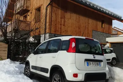 Image de Rez-de-chaussée dans un chalet spacieux  à Serre Chevalier